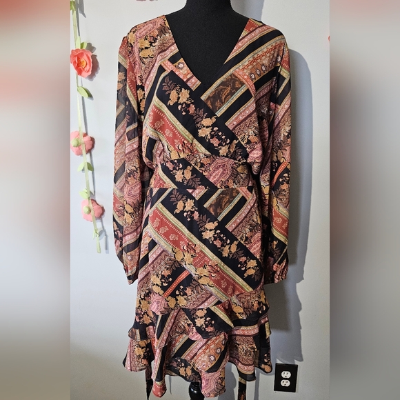 NWT City Chic Harlee Angelina Print Faux Wrap Dress Plus Size 20W - Picture 2 of 11